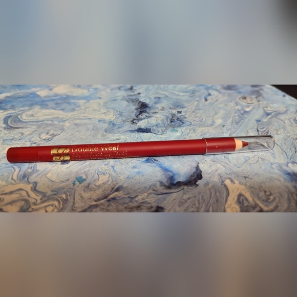 🆕 Double Wear Stay-in-Place Lip Pencil - Picture 2 of 6